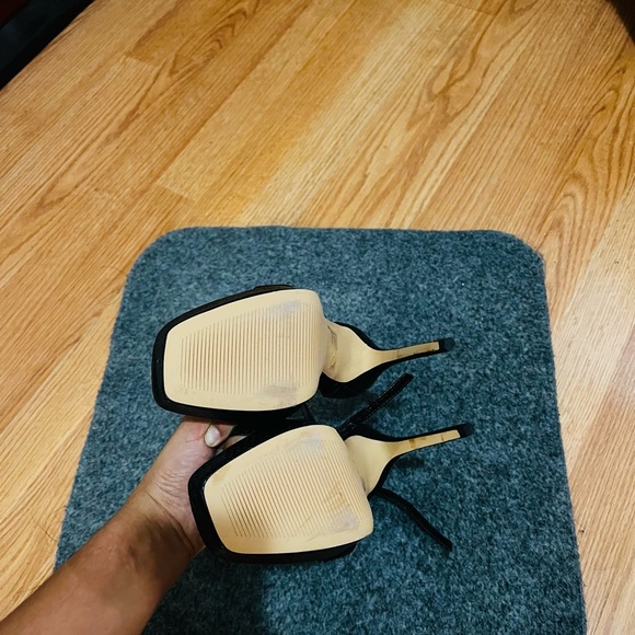 Also heels - Picture 2 of 7